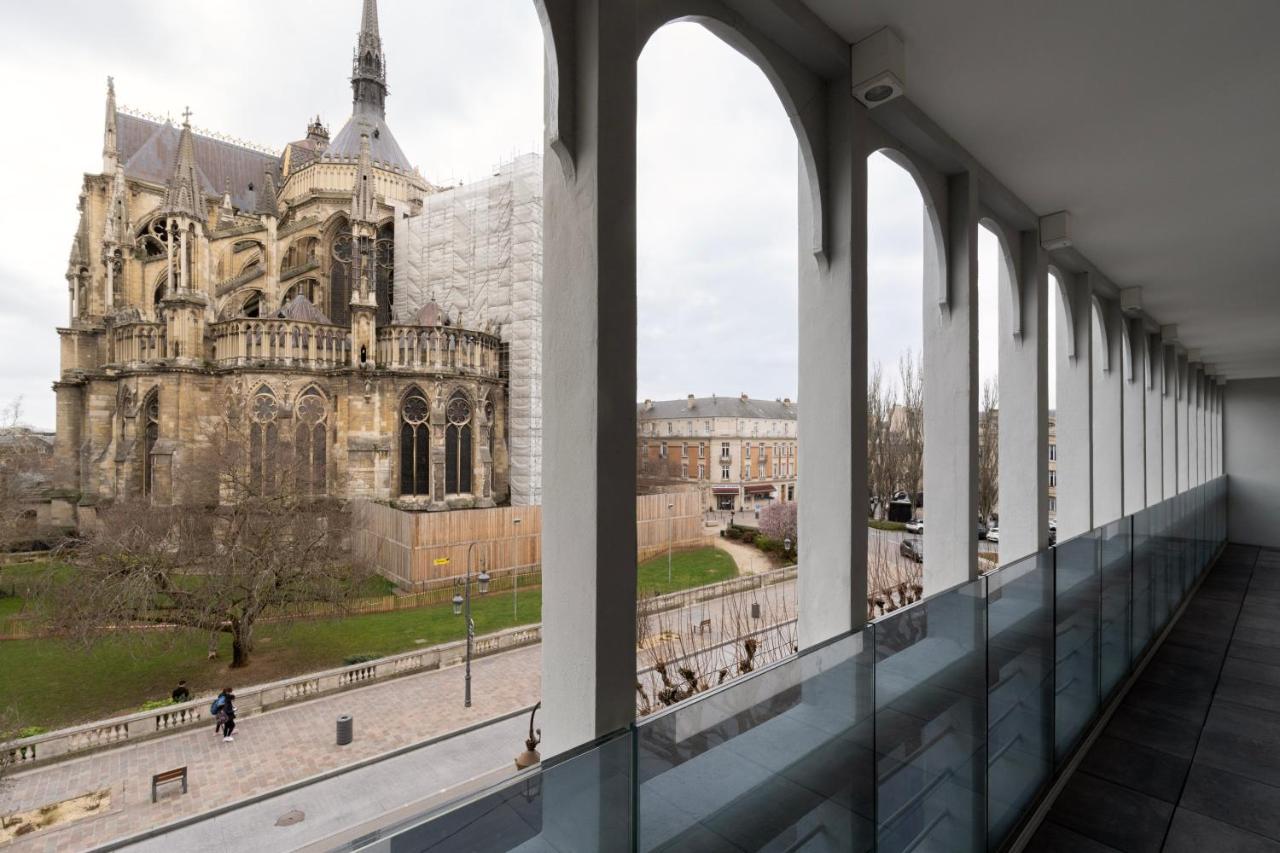Les Suites 7 Anges - Parking, Vue Cathedrale & Centre Historique Reims Kültér fotó