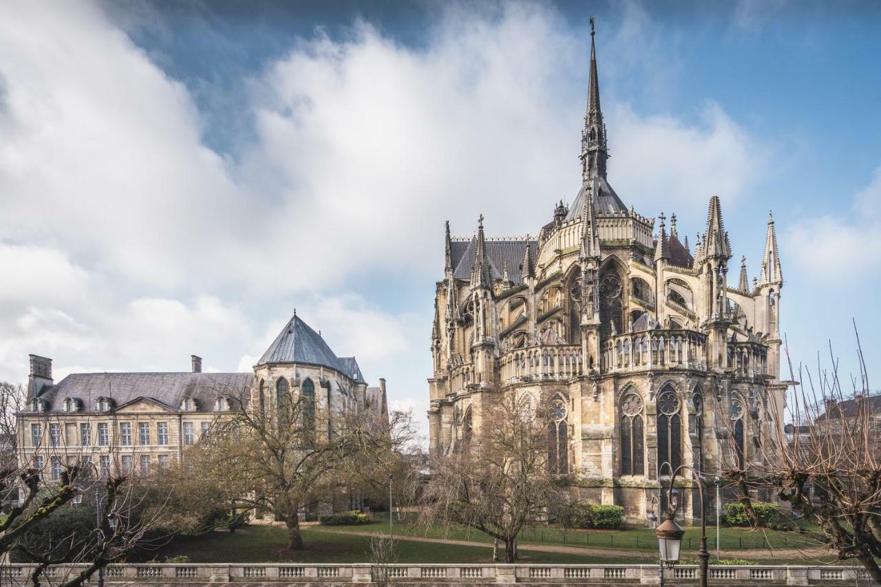 Les Suites 7 Anges - Parking, Vue Cathedrale & Centre Historique Reims Kültér fotó